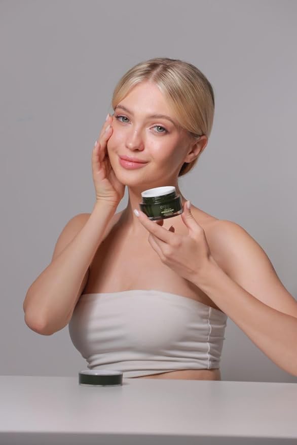 Hydration Mask Peptide Complex Infuse And Hydrate Your Skin With The Power of Peptides and Hyaluronic Acid With this Lightweight Gel Masque Gently Rinse With Warm Water To Remove.