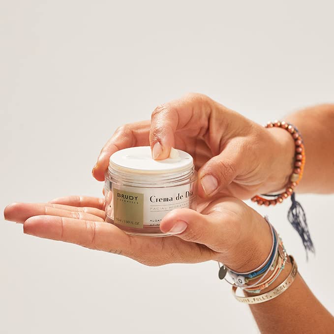 COSMETICS - Moisturising Face Cream with Hyaluronic Acid and DHA. Anti-Wrinkle Day Cream, Combats Skin Blemishes and Ageing. Natural, Vegan and Cruelty Free Cosmetics. 50 ml