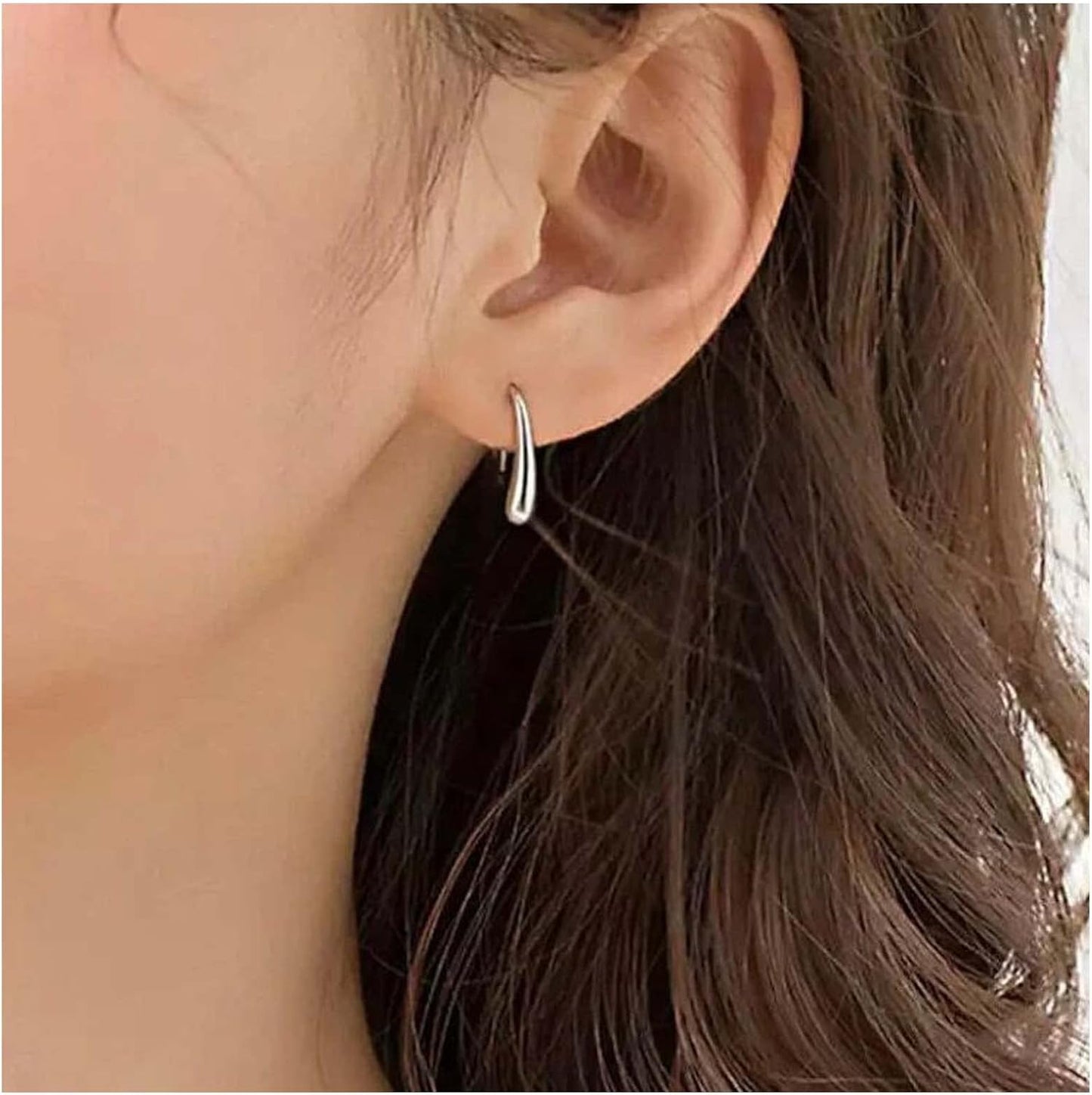 Vintage Water Drop Earrings Gold Teardrop Earrings Tiny Droplet Earrings Minimalist Everyday Earrings Jewelry for Women and Girls