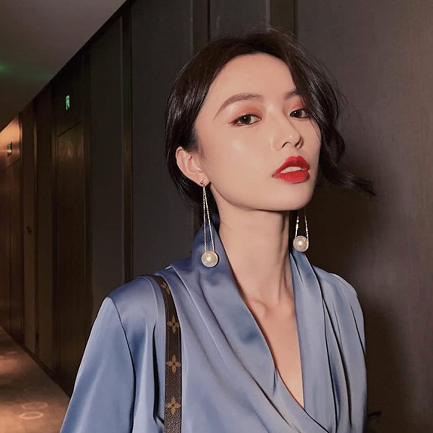 Vintage Pearl Earrings Long Pearl Stud Earrings Boho Gold Pearl Pendant Earrings Big Pearl Dangling Earrings Jewelry for Women and Girls