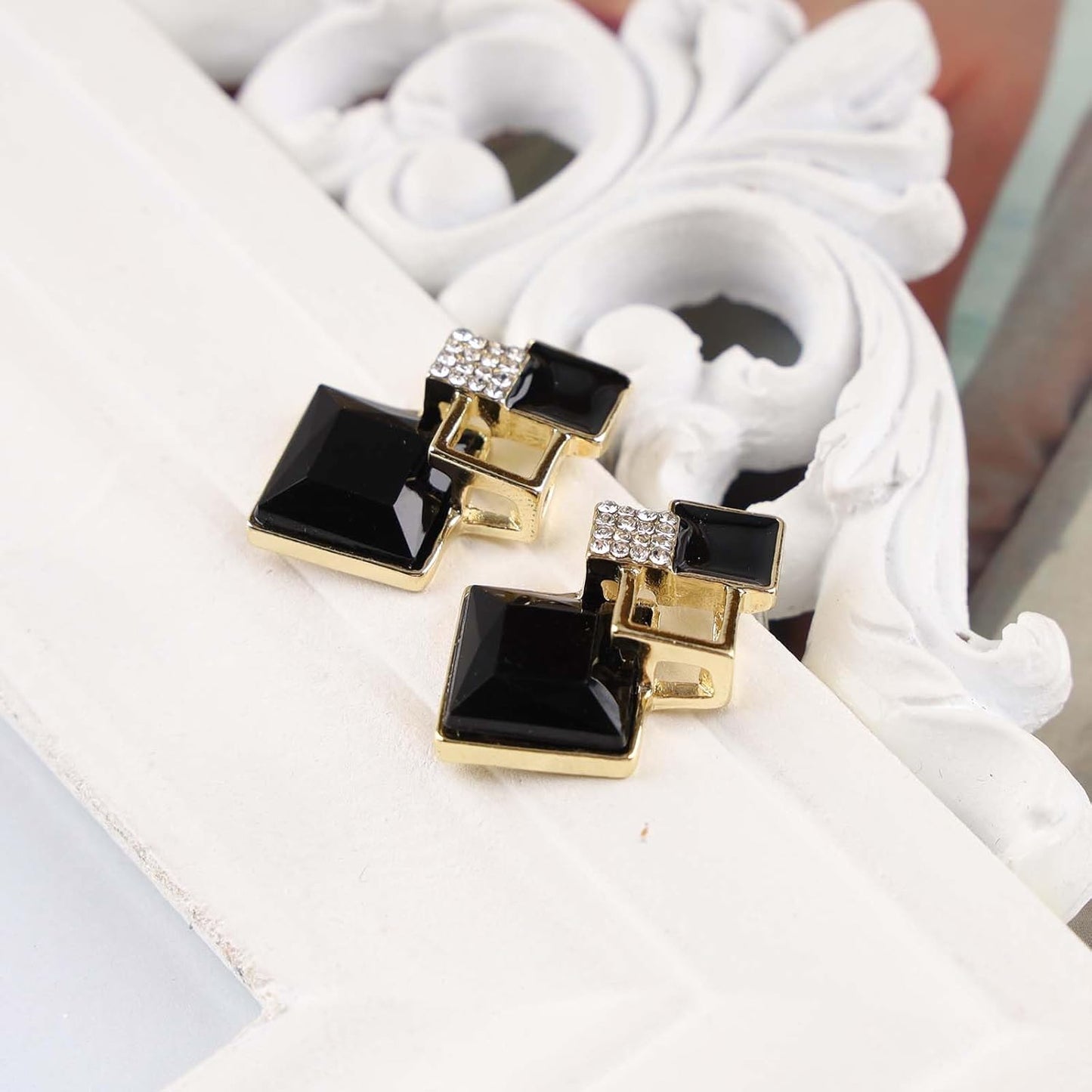 Vintage Crystal Square Drop Earrings Black Square Stud Earrings Gold Hollow Square Dangle Earrings Black Onyx Square Earrings Jewelry for Women