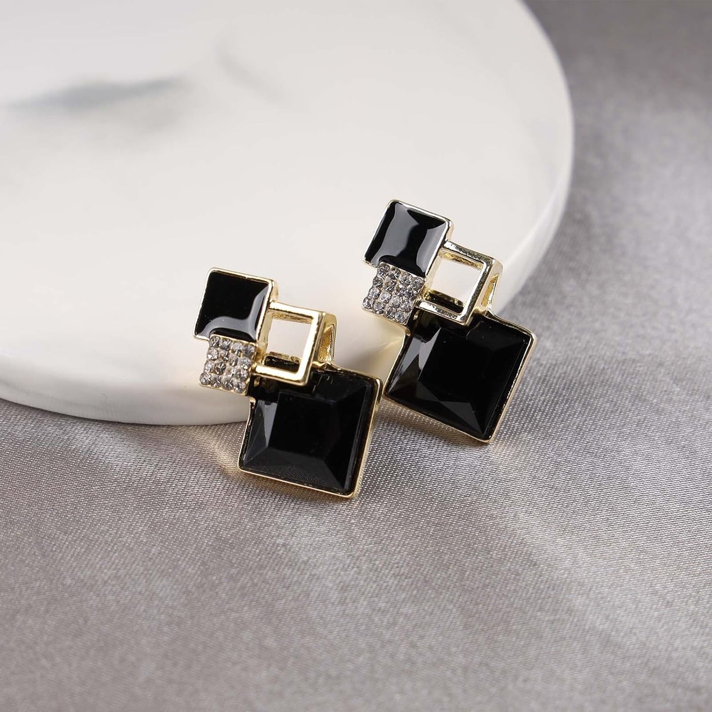 Vintage Crystal Square Drop Earrings Black Square Stud Earrings Gold Hollow Square Dangle Earrings Black Onyx Square Earrings Jewelry for Women