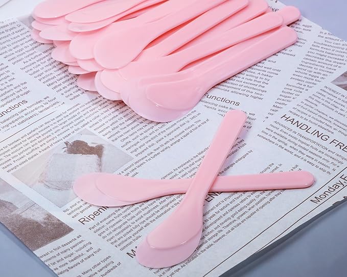ONLYKXY 30pcs 5in Plastic Beauty Spoon Facial Cream Brush Makeup Scoop Mud Reusable Cosmetic Dig Scoop Spatula Mask Tip for Lotions Moisturizers Home Salon DIY Facemask Mixing Sampling (Pink)