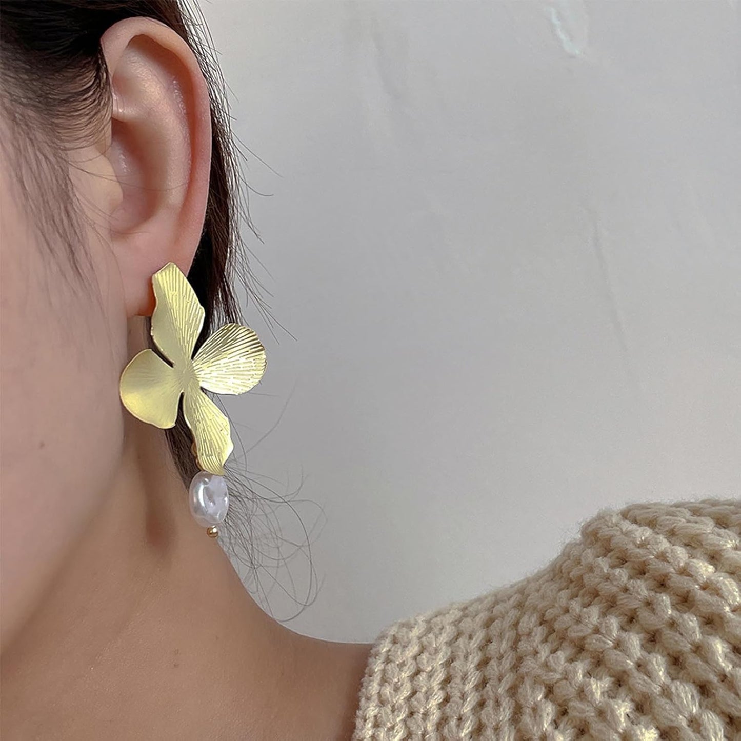 Boho Big Flower Drop Earrings Vintage Gold Floral Petal Dangle Earrings Statement French Flower Pearl Drop Earrings Studs Wedding Bridesmaid Earrings Jewelry for Women