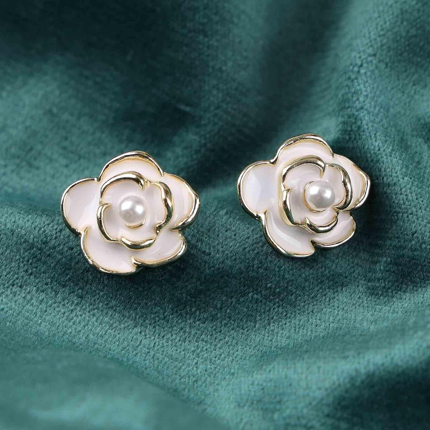 Vintage Pearl Flower Earrings Camellia Flower Stud Earrings Enamel White Flower Petal Earrings Gold Pearl Stud Earrings Jewelry for Women
