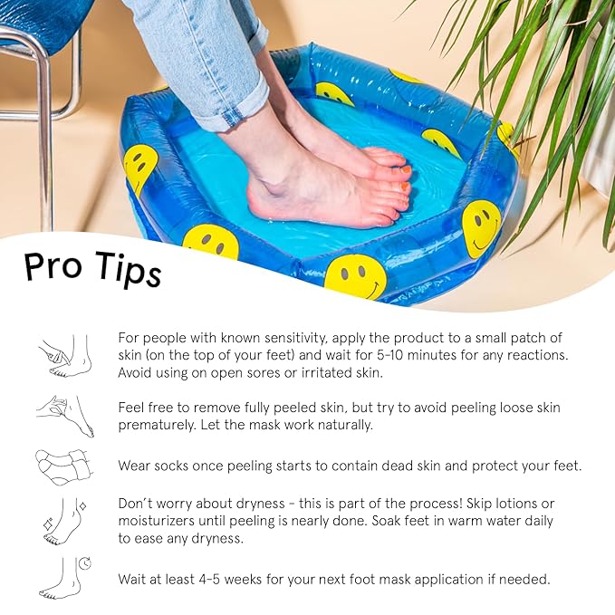 grace & stella Award-Winning Foot Peel Mask - Foot Peeling Mask with Aloe Vera - Moisturizing Foot Mask for Dry Cracked Feet - Foot Exfoliator for Baby Soft Feet (2 Pairs, Lavender)